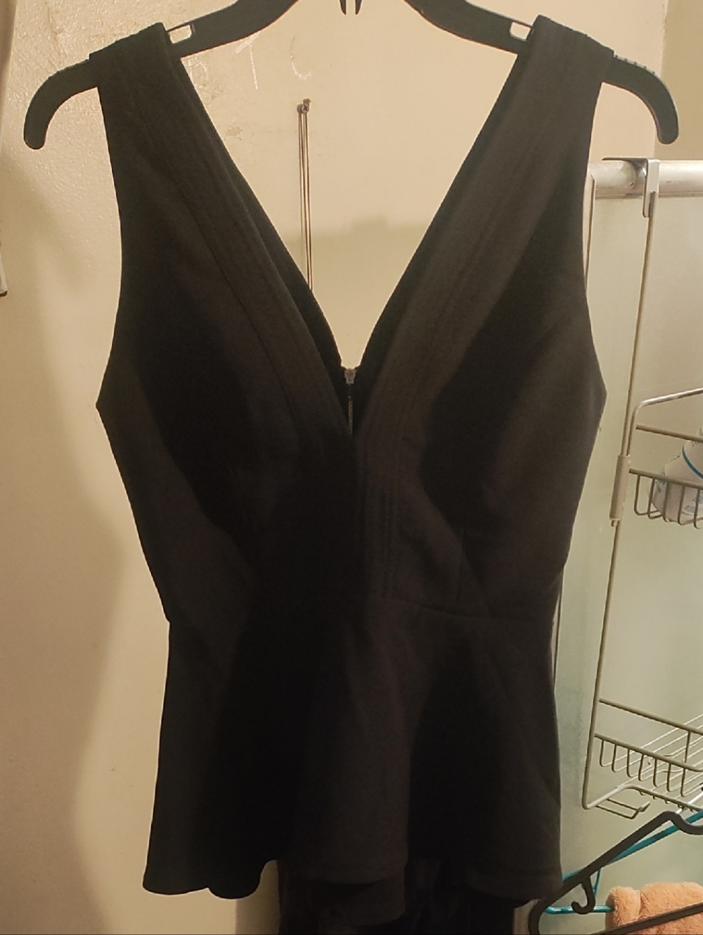 Chelsea28 Black Sleeveless V-Neck Peplum Top